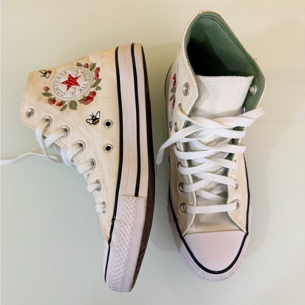 Converse White Floral Embroidered High-Tops - Picture 3 of 6